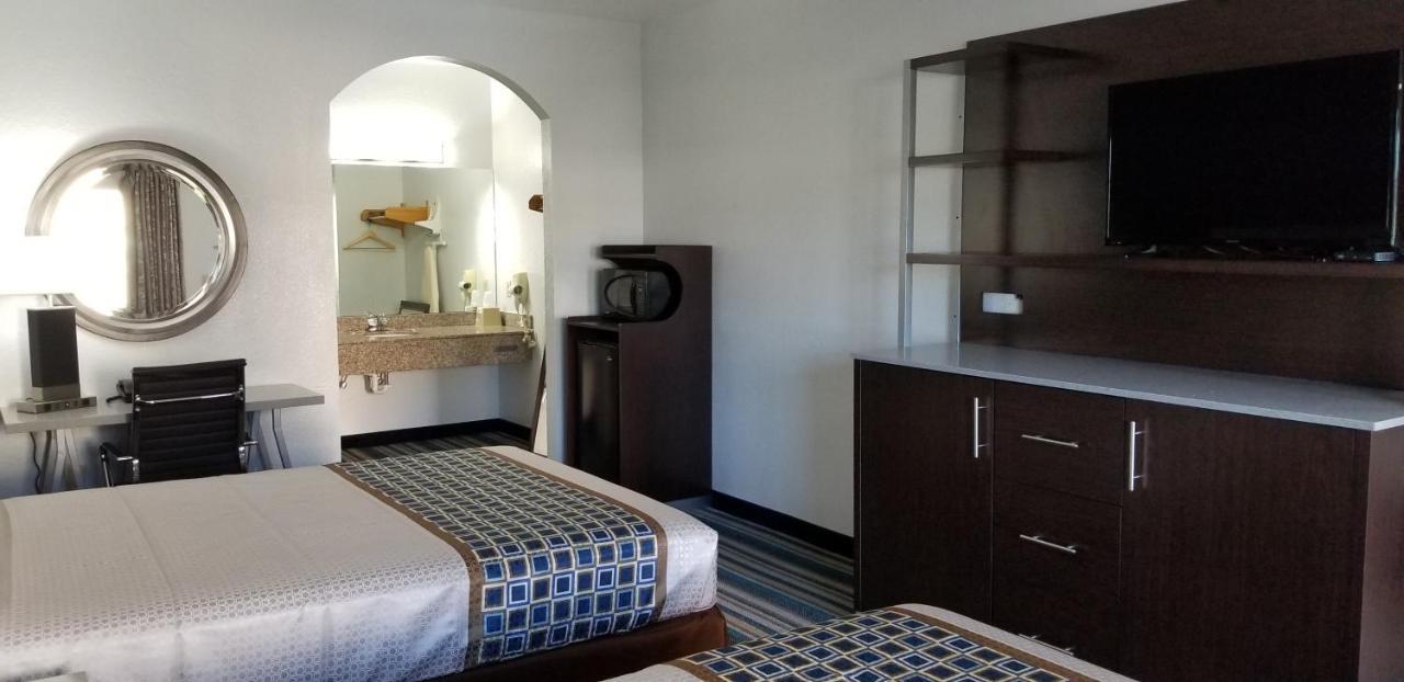 Homebridge Inn And Suites Бомонт Экстерьер фото