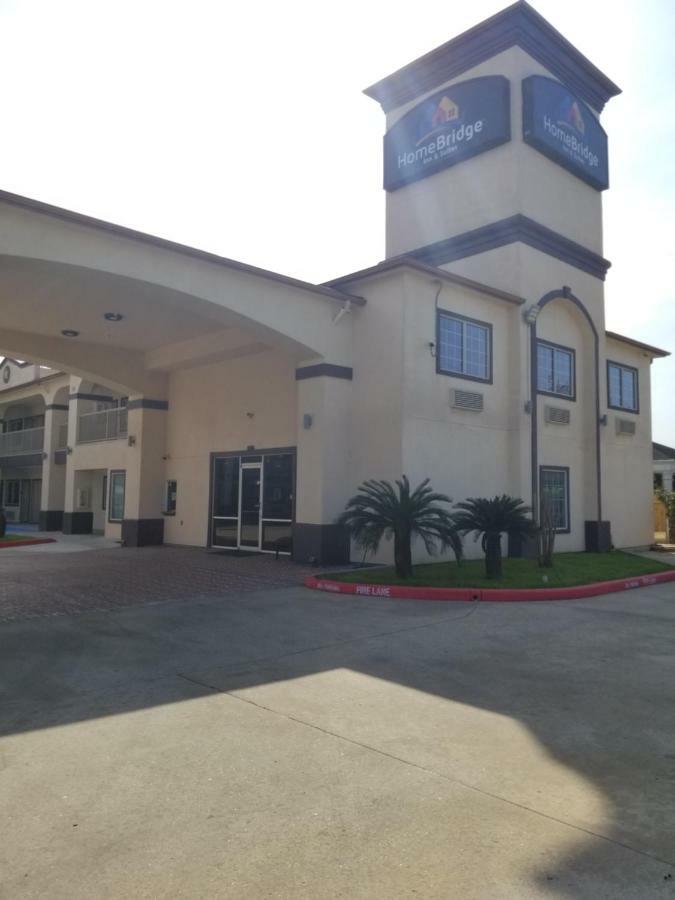 Homebridge Inn And Suites Бомонт Экстерьер фото